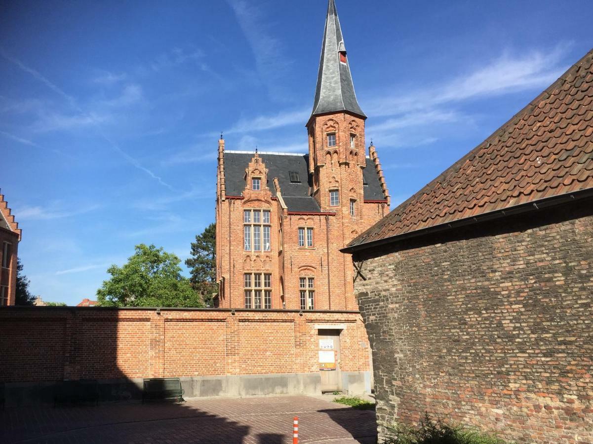 Guesthouse Vlamynckpoort Brugge Bagian luar foto